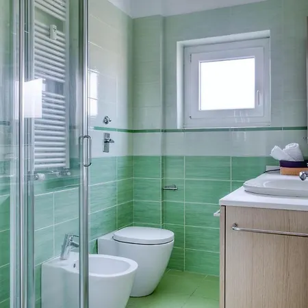 Joivy Delightful Flat In Forlanini Milánó