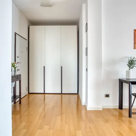 Apartman Joivy Delightful Flat In Forlanini Milánó